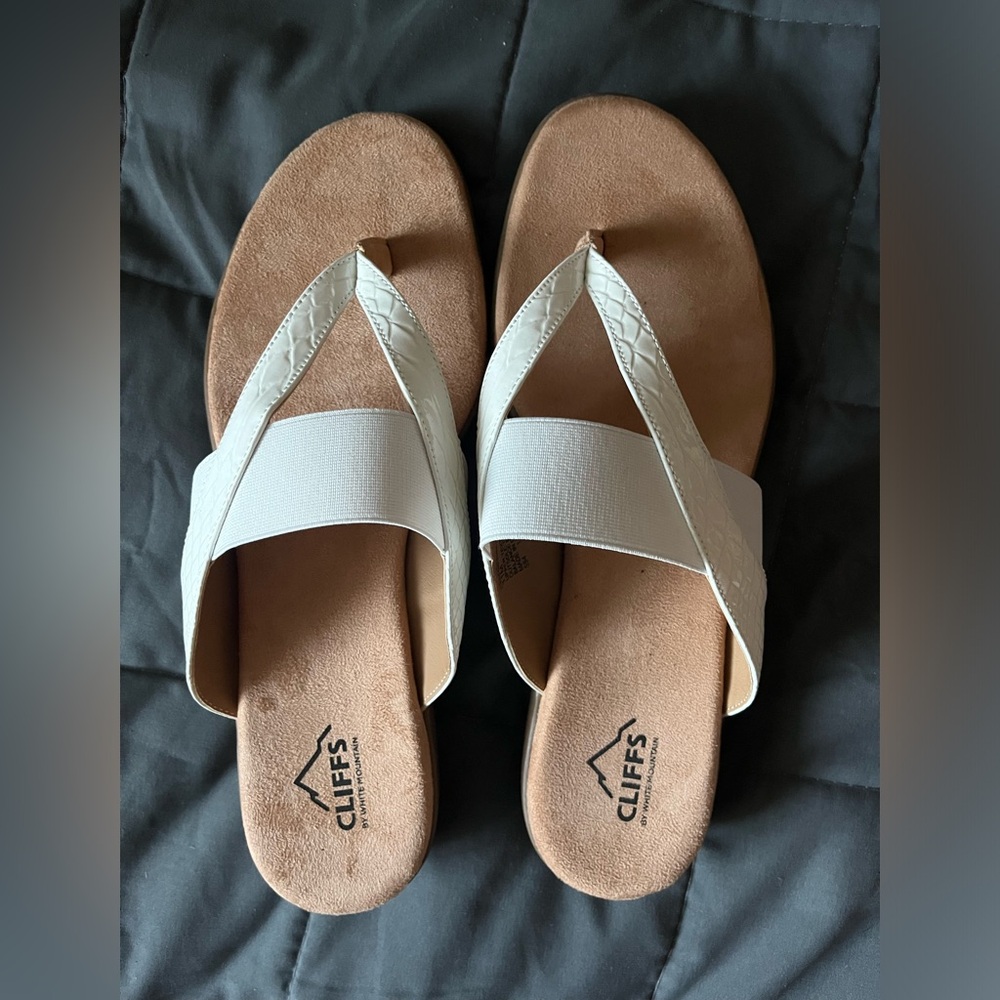 🤍Cliffs by White Mountain - Bumble Thong Sandal 🤍